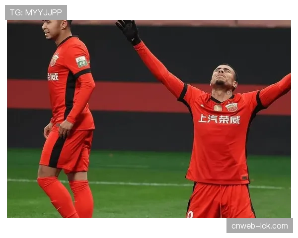 山东泰山2-0客胜上海海港,防守反击战术奏效