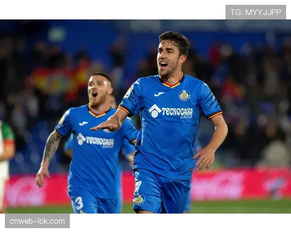 历史回顾：世纪之初瓦伦西亚两夺西甲冠军的战术遗产——快速防反与整体防守